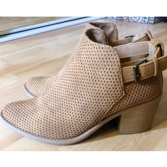 Qupid Tan Cutout style ankle booties - Picture 2 of 5